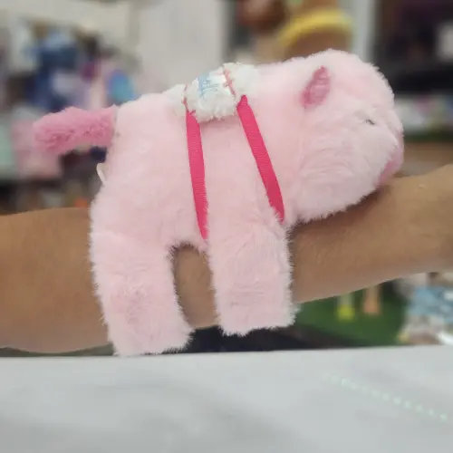Capybara pulsera que mueve la cola's photo #1